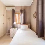 The House Of Gratitude - Poolside Retreat בית נופש *