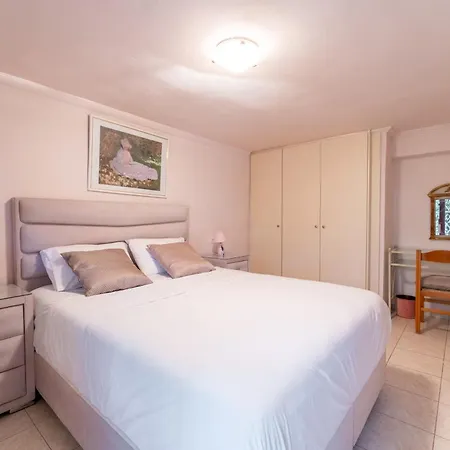 The House Of Gratitude - Poolside Retreat Hébergement de vacances