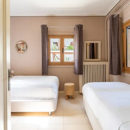 The House Of Gratitude - Poolside Retreat Hébergement de vacances Loutra Elenis