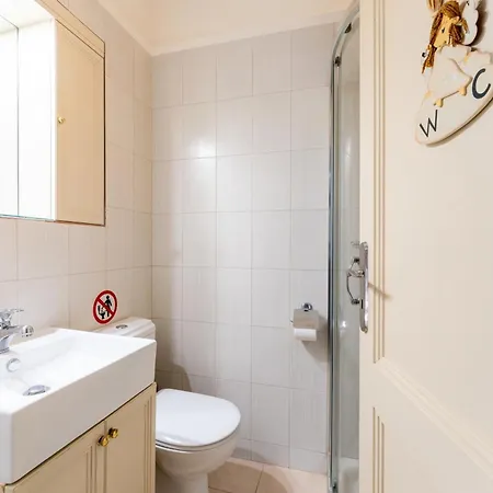 The House Of Gratitude - Poolside Retreat * Loutra Elenis