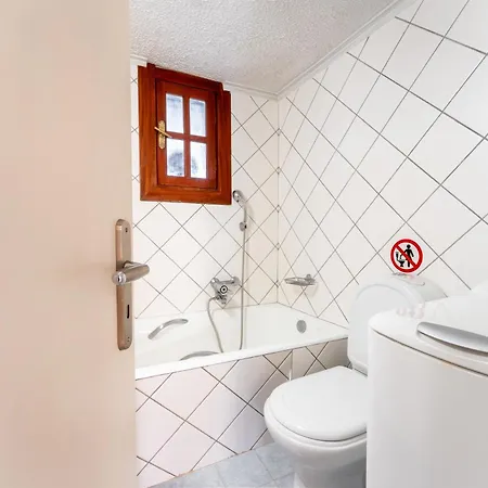 The House Of Gratitude - Poolside Retreat Hébergement de vacances