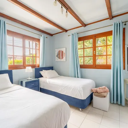 Hébergement de vacances The House Of Gratitude - Poolside Retreat *