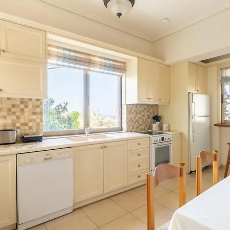 בית נופש The House Of Gratitude - Poolside Retreat לוטרה אוריאס אלניס