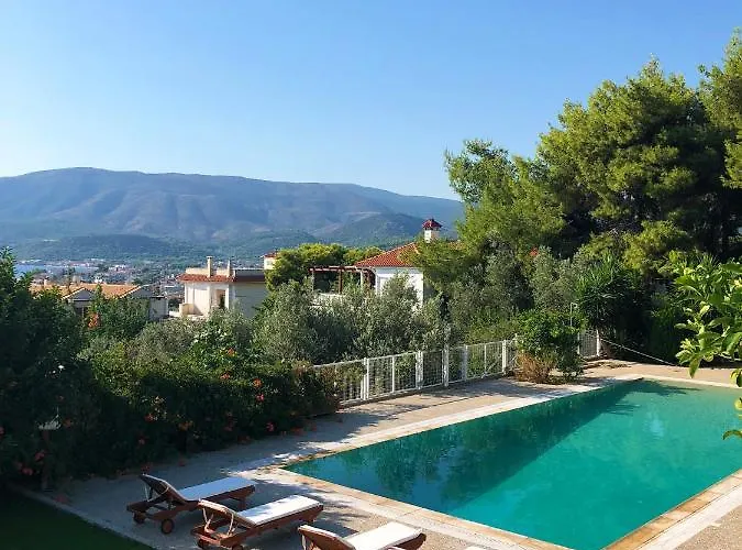 The House Of Gratitude - Poolside Retreat * Loutra Oraias Elenis