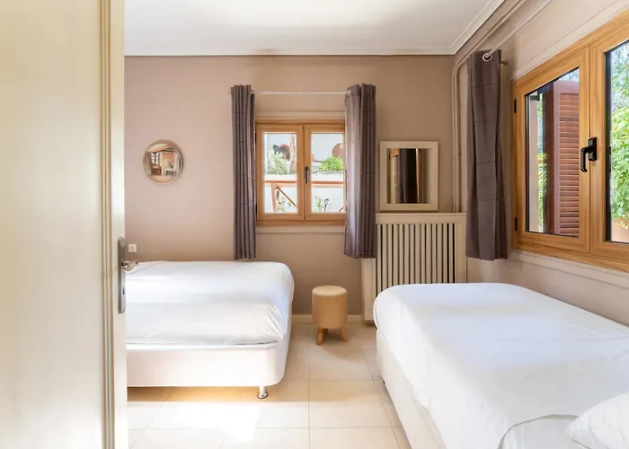 The House Of Gratitude - Poolside Retreat بيت للعطل لوترا أوراياس إلينيس