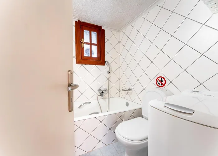 The House Of Gratitude - Poolside Retreat Nyaraló