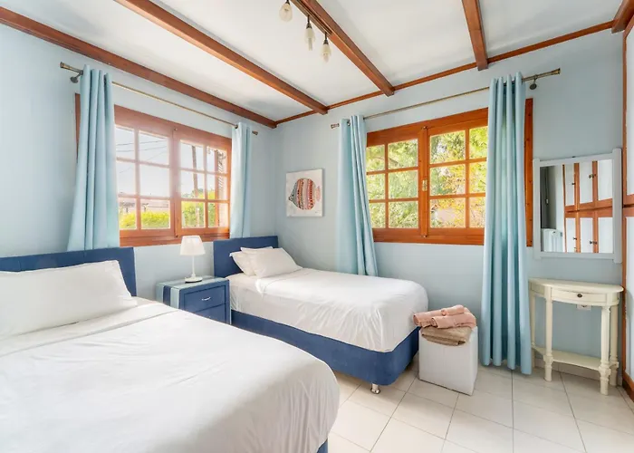 بيت للعطل The House Of Gratitude - Poolside Retreat *