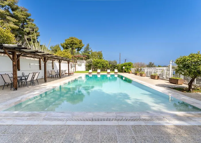 The House Of Gratitude - Poolside Retreat Loutra Oraias Elenis